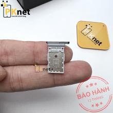 Mặt sau khay sim Z Fold 4